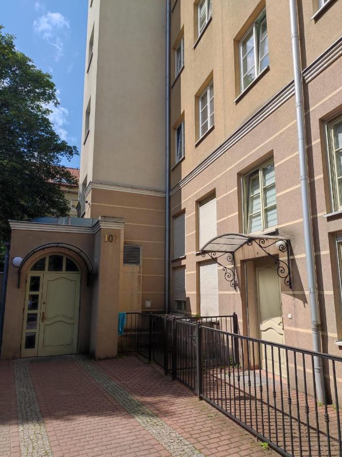 Apartament Przy Fontannie Neptuna 格但斯克 外观 照片